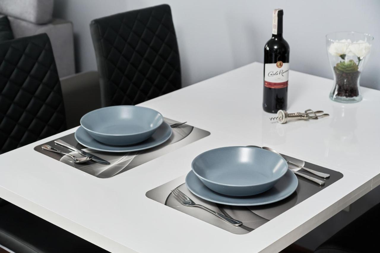 Apartments Wroclaw Jana Pawla II With Free Parking Wroclaw By Noclegi Renters מראה חיצוני תמונה