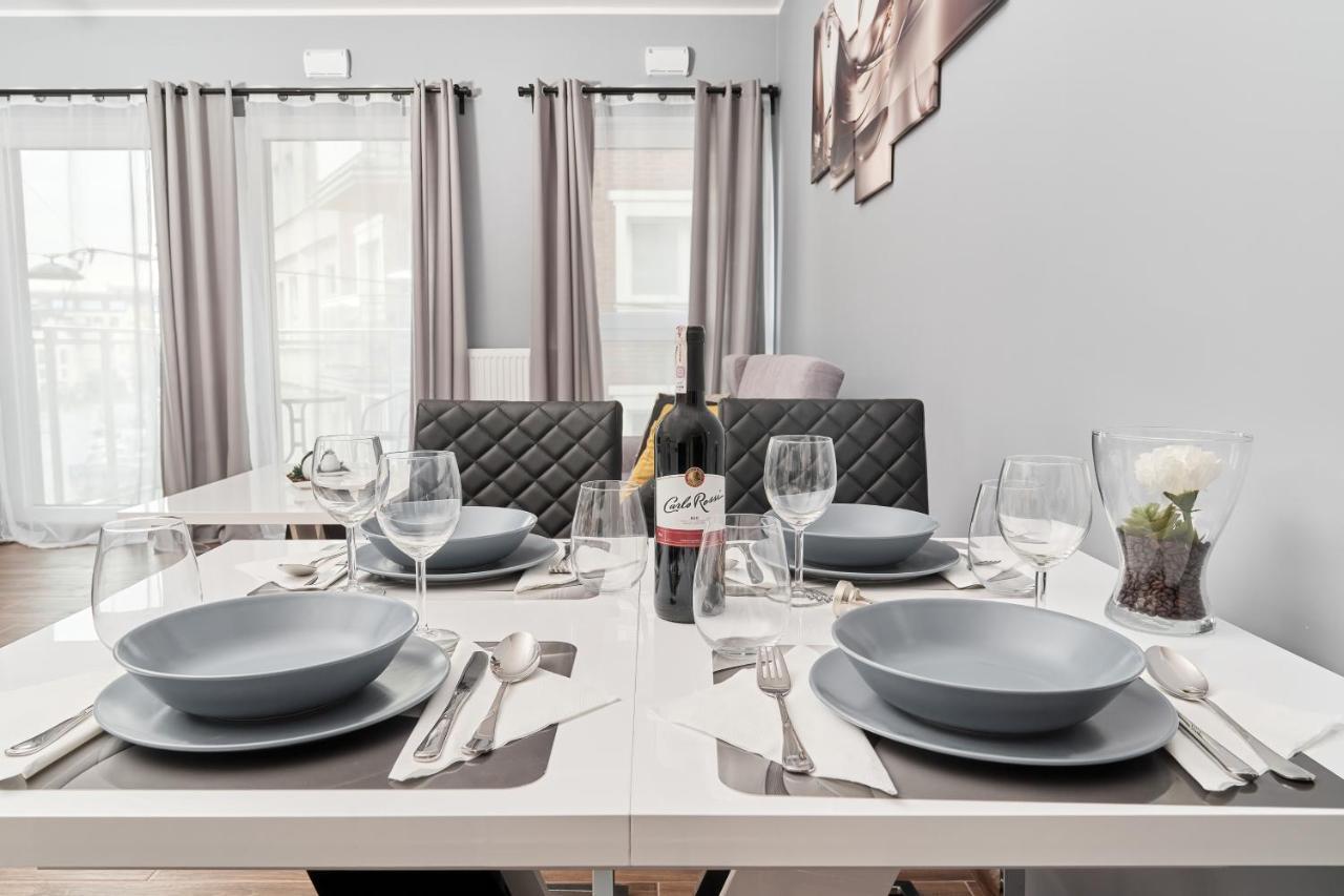 Apartments Wroclaw Jana Pawla II With Free Parking Wroclaw By Noclegi Renters מראה חיצוני תמונה