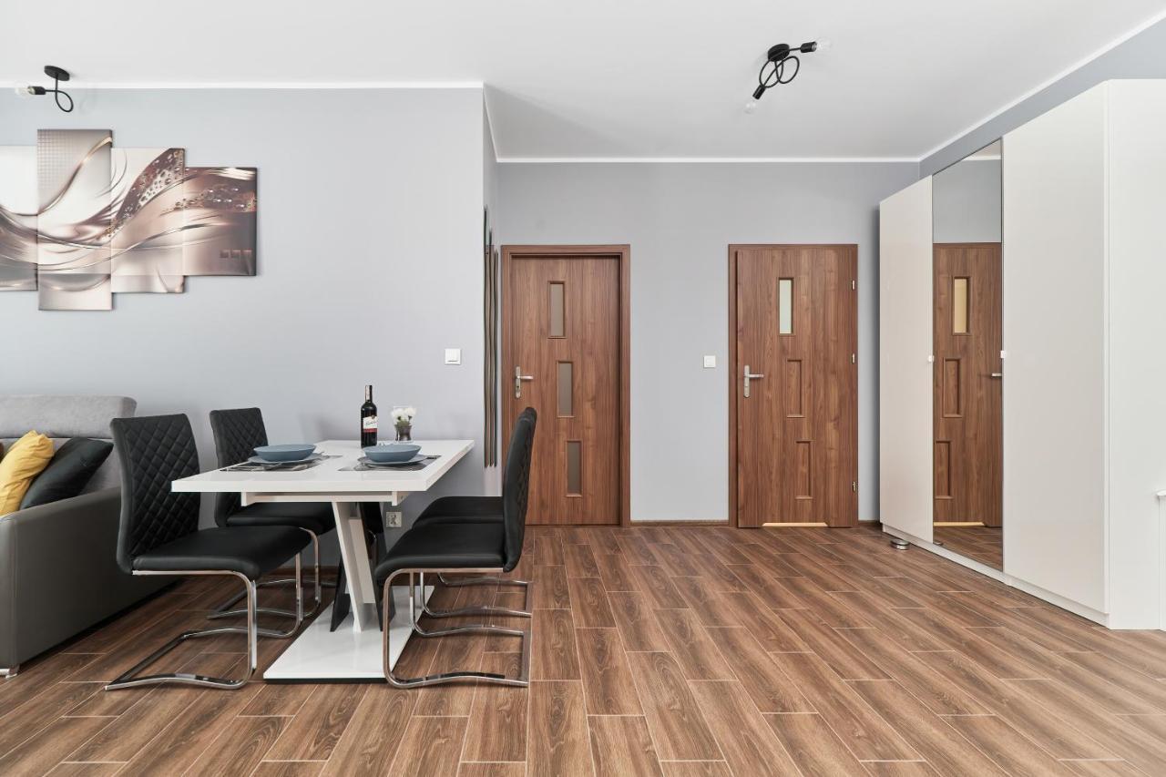 Apartments Wroclaw Jana Pawla II With Free Parking Wroclaw By Noclegi Renters מראה חיצוני תמונה