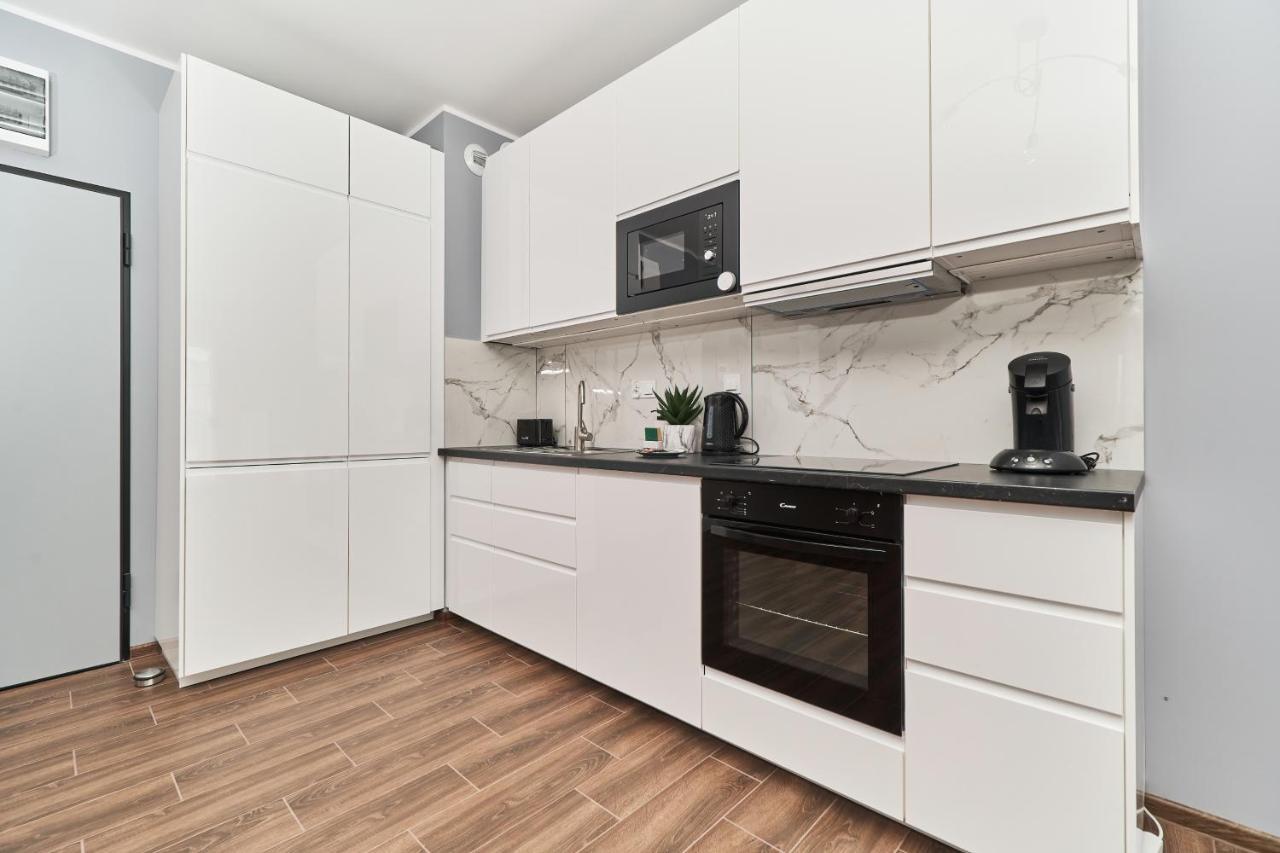 Apartments Wroclaw Jana Pawla II With Free Parking Wroclaw By Noclegi Renters מראה חיצוני תמונה